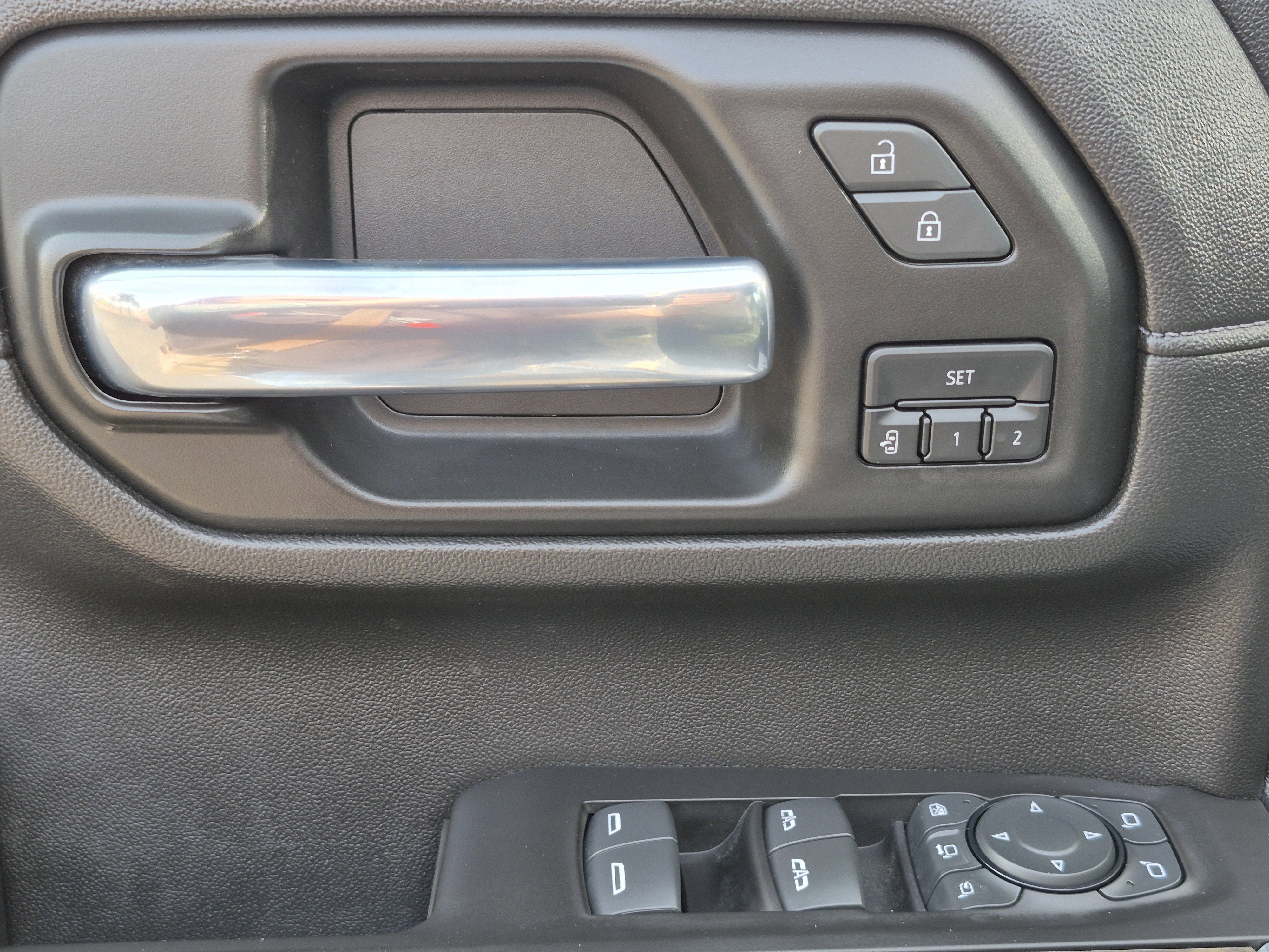 Used 2020 Chevrolet Silverado 2500 High Country w/ Technology Package image 14