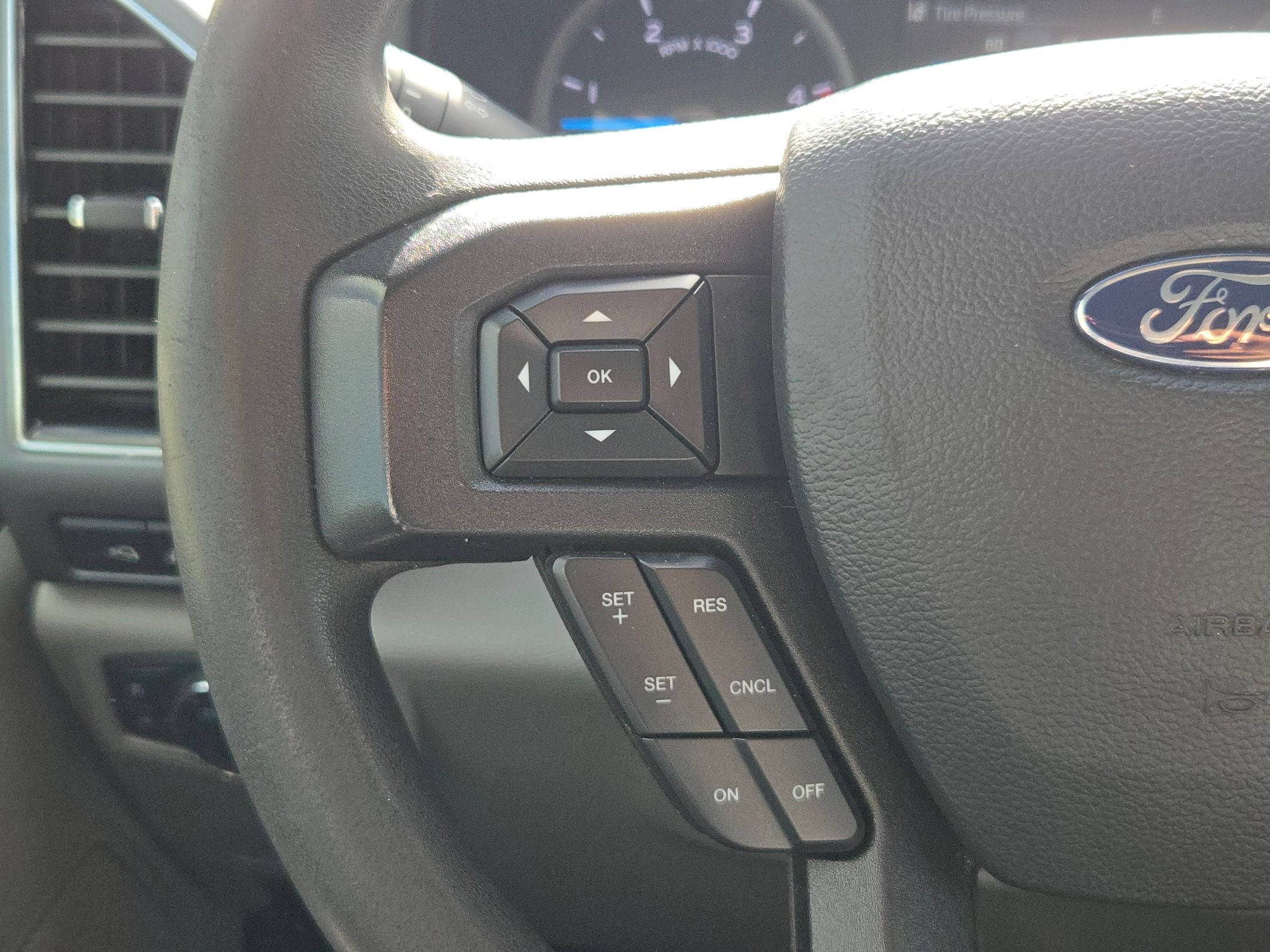 Used 2020 Ford F250 XLT w/ XLT Premium Package AWD/4WD image 21