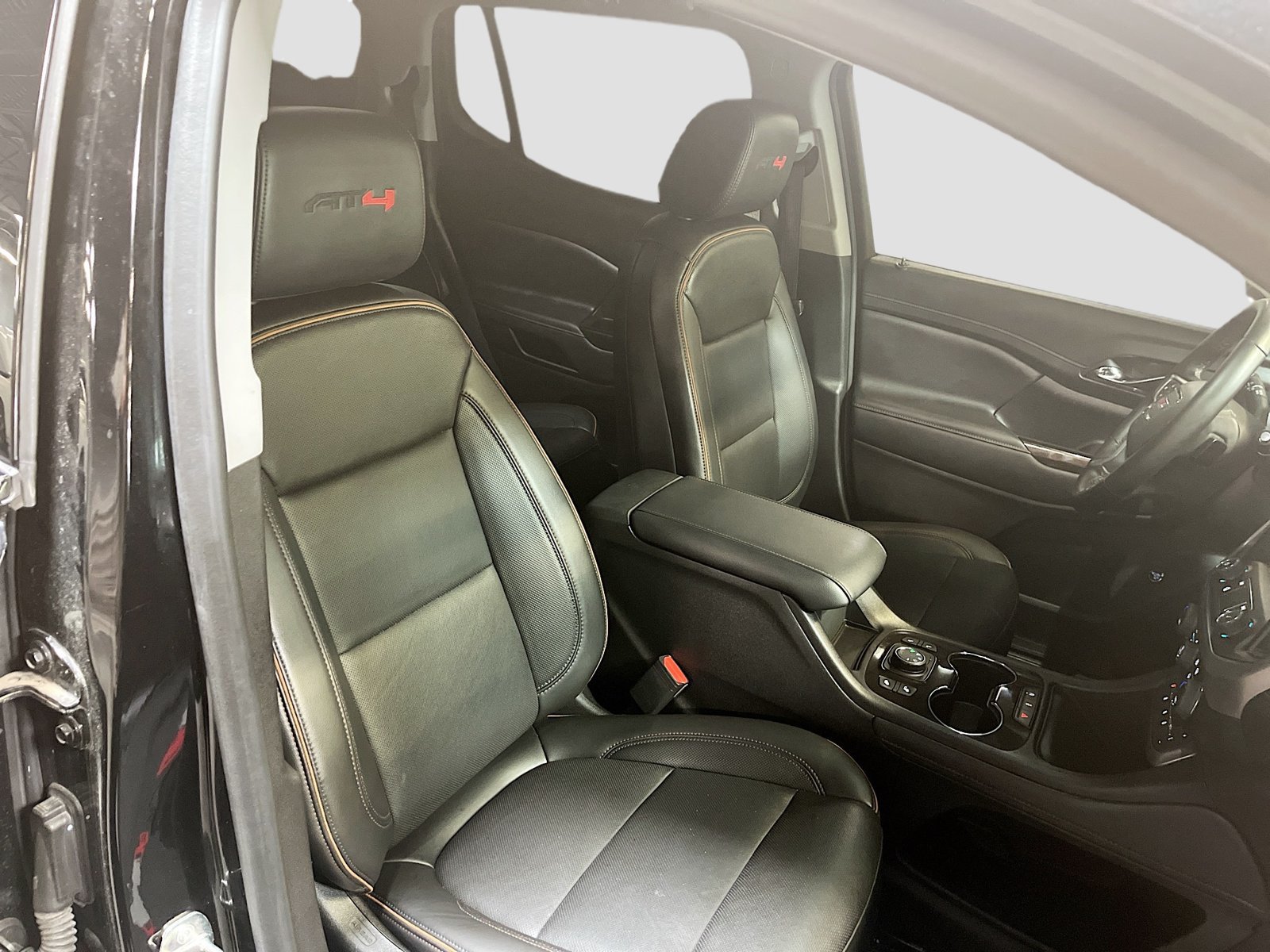 Used 2023 GMC Acadia AT4 w/ Trailering Package AWD/4WD image 30