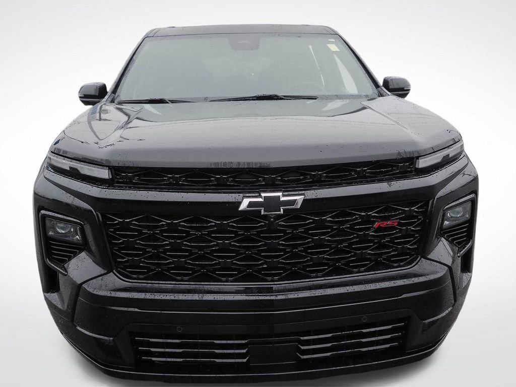 Used 2024 Chevrolet Traverse RS image 2