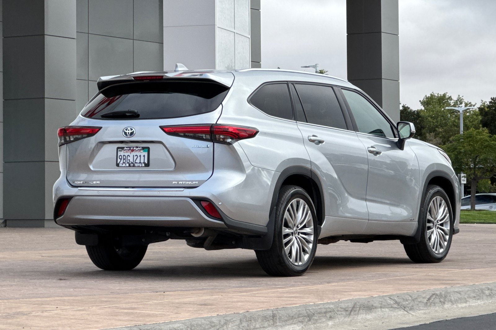 Certified 2022 Toyota Highlander Platinum AWD/4WD image 4