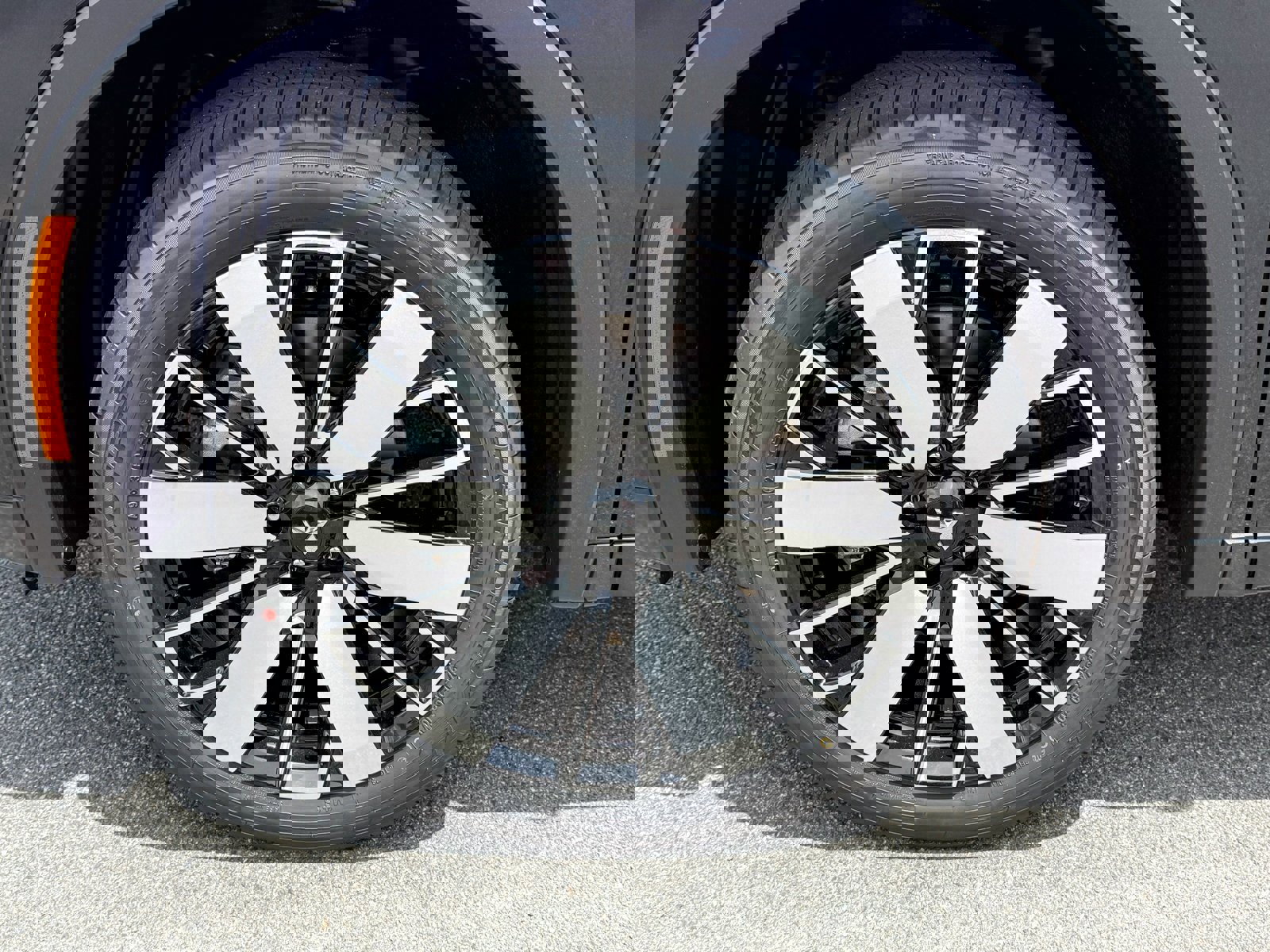 New 2025 Mitsubishi Outlander AWD image 17