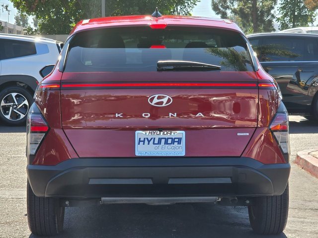Certified 2024 Hyundai Kona SE image 6