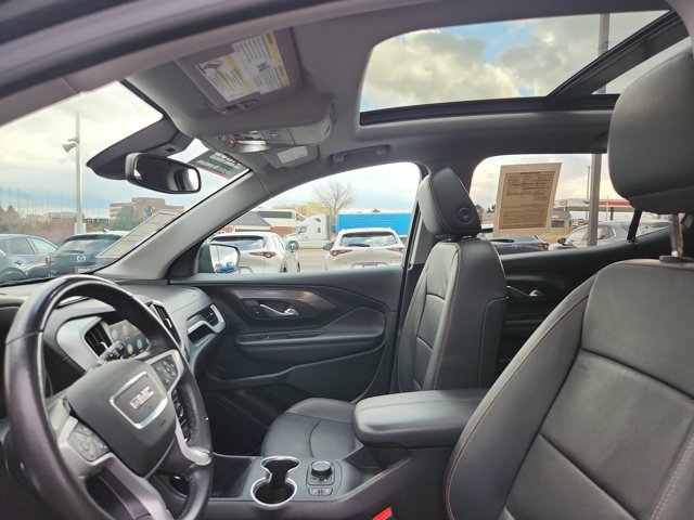 Used 2021 GMC Terrain SLT w/ LPO, Dark Accent Package image 17