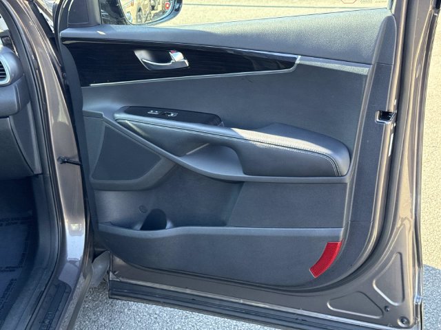 Used 2019 Kia Sorento AWD image 8