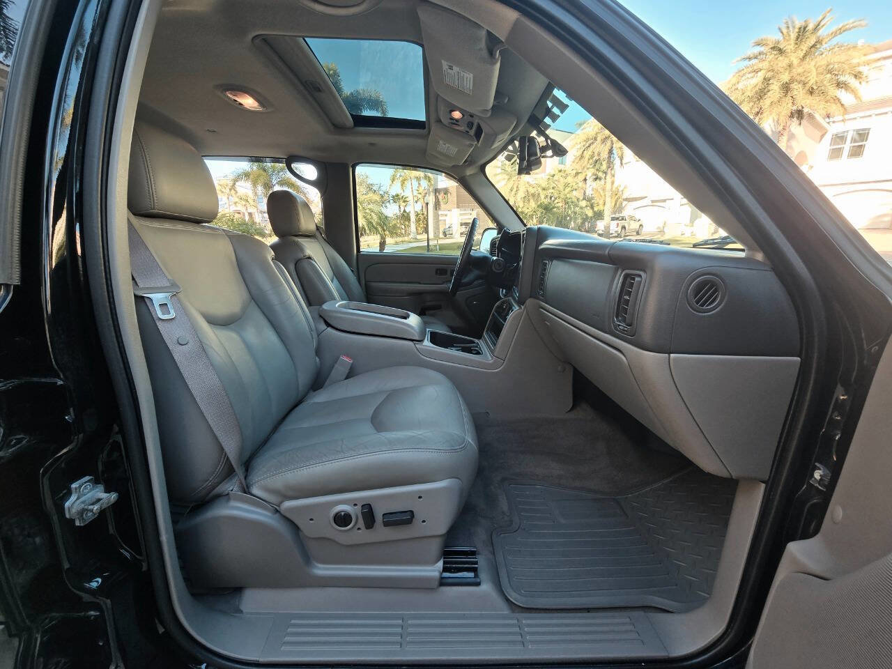 Used 2006 Chevrolet Avalanche Z66 w/ Sun And Sound Package image 21