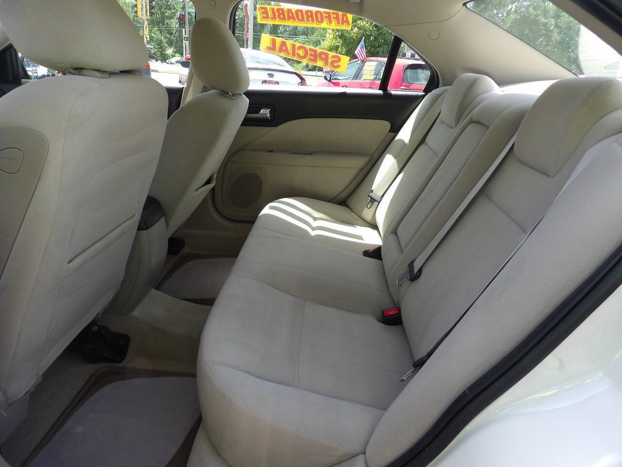Used 2009 Mercury Milan FWD image 9