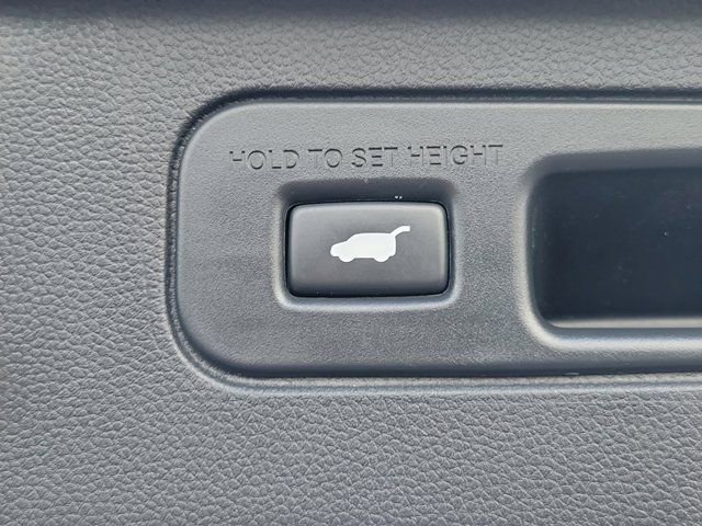 Used 2025 Honda Pilot EX-L image 12