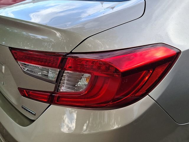 Used 2018 Honda Accord Touring image 8