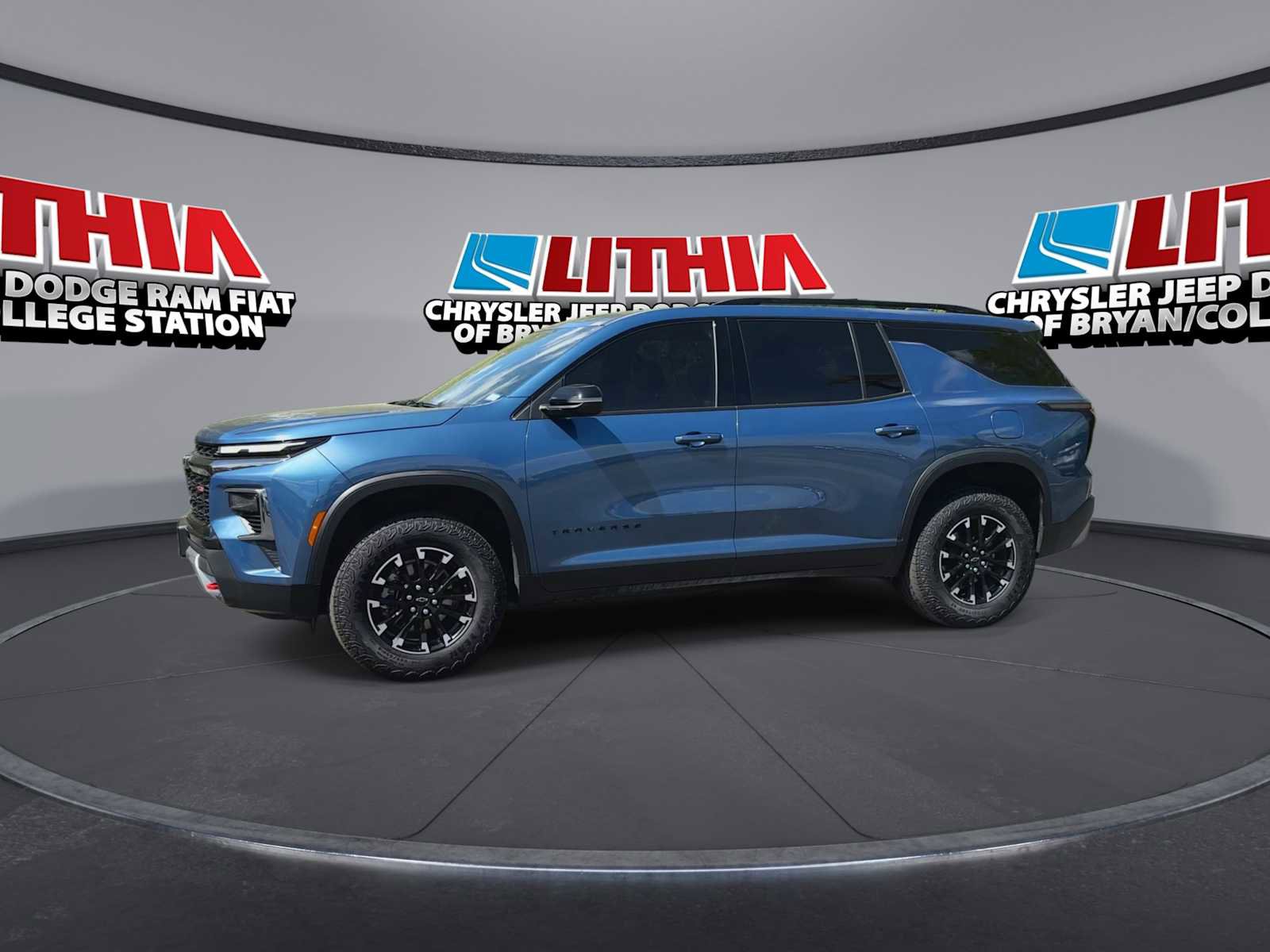 Used 2025 Chevrolet Traverse Z71 image 4