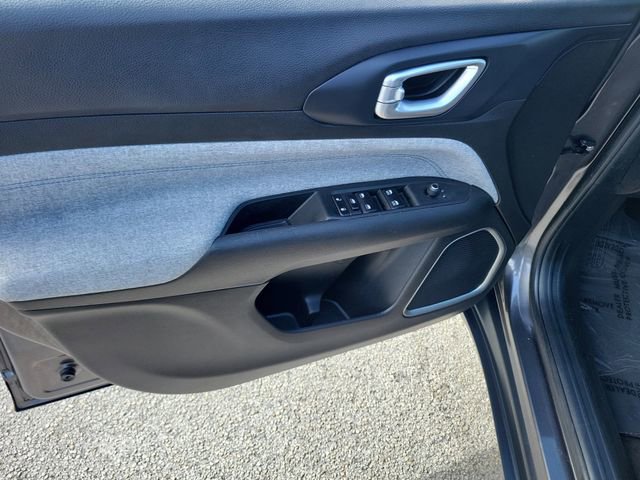 Used 2023 Jeep Compass Sport image 21