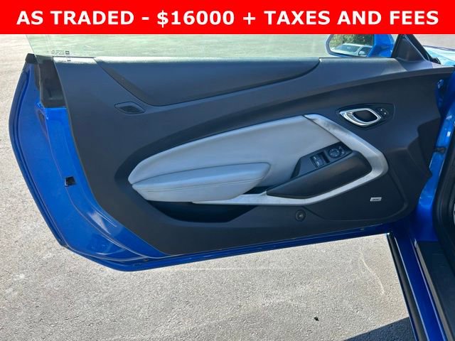 Used 2016 Chevrolet Camaro LT w/ Technology Package RWD image 12