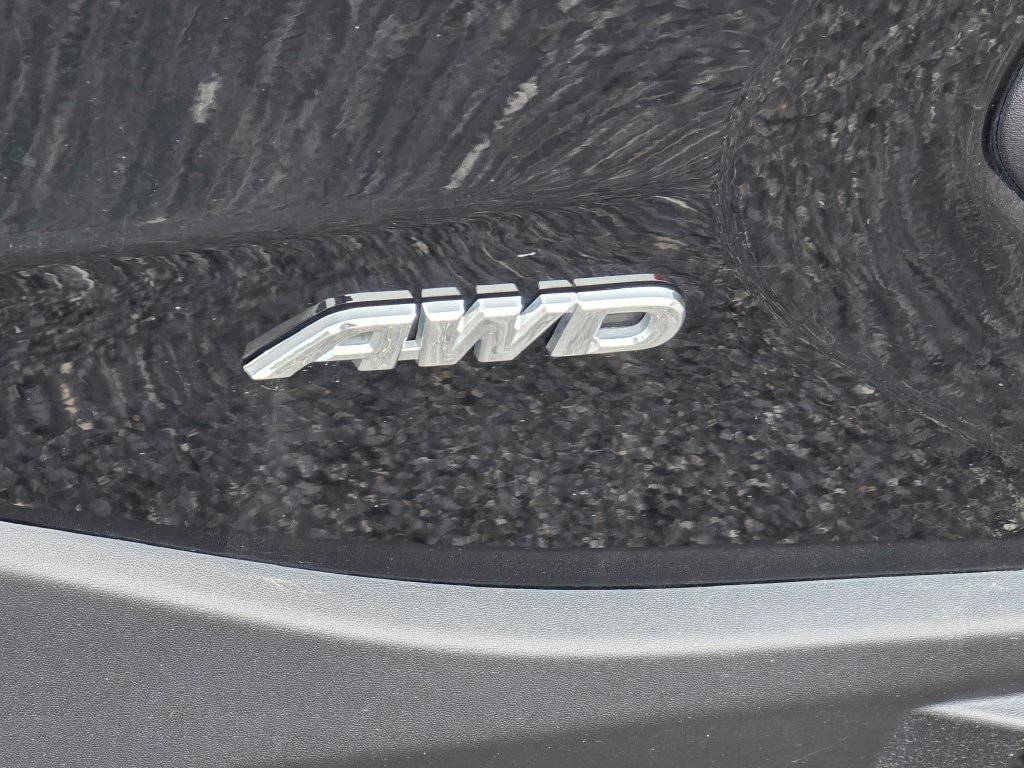 Used 2025 Toyota RAV4 LE AWD/4WD image 6