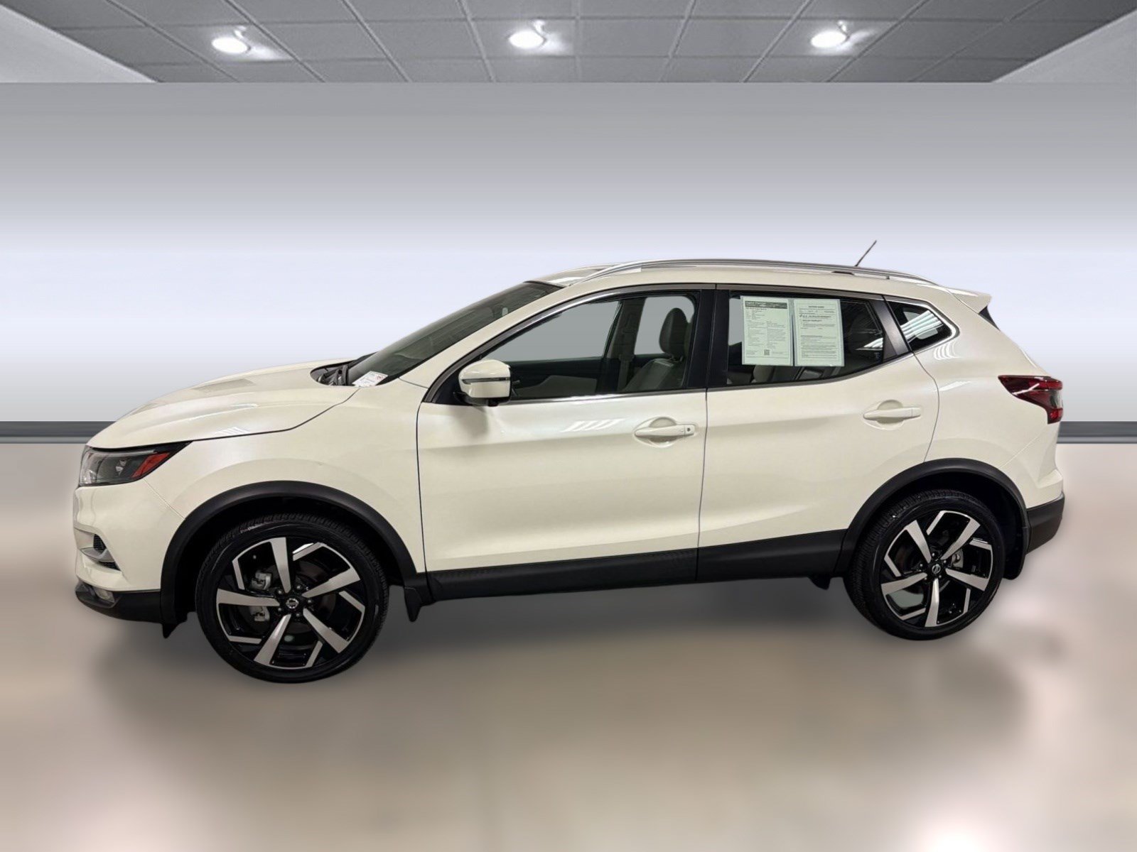 Used 2021 Nissan Rogue Sport SL w/ Premium Package AWD/4WD image 2