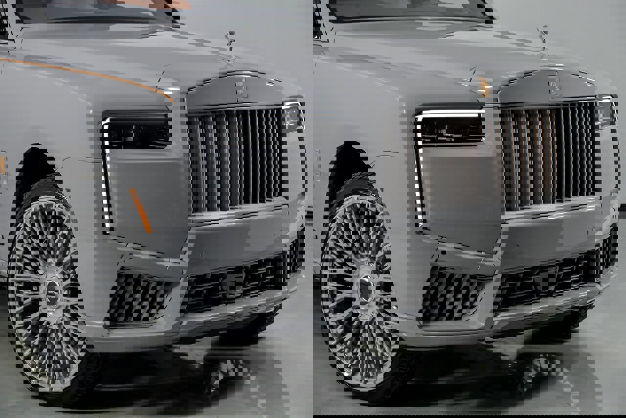 Used 2025 Rolls-Royce Cullinan image 3