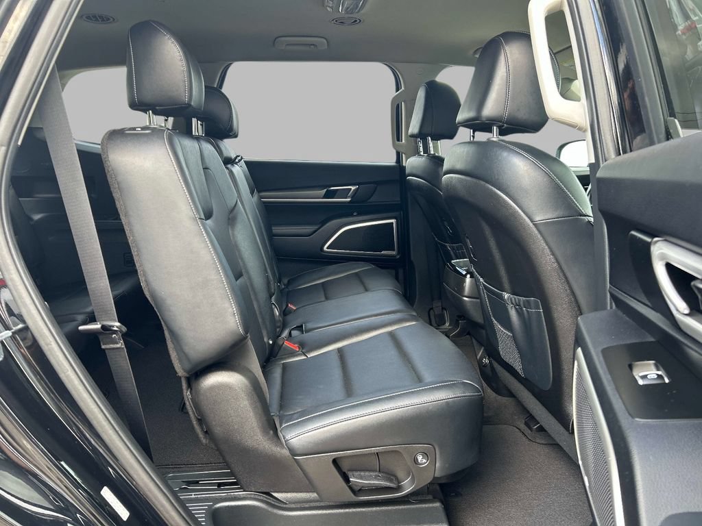 Used 2022 Kia Telluride LX AWD/4WD image 16