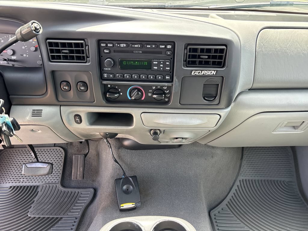 Used 2005 Ford Excursion XLS RWD image 22