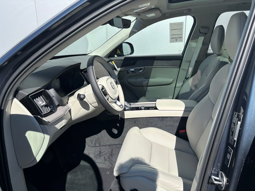 New 2026 Volvo XC90 B6 Ultra w/ Protection Package image 14