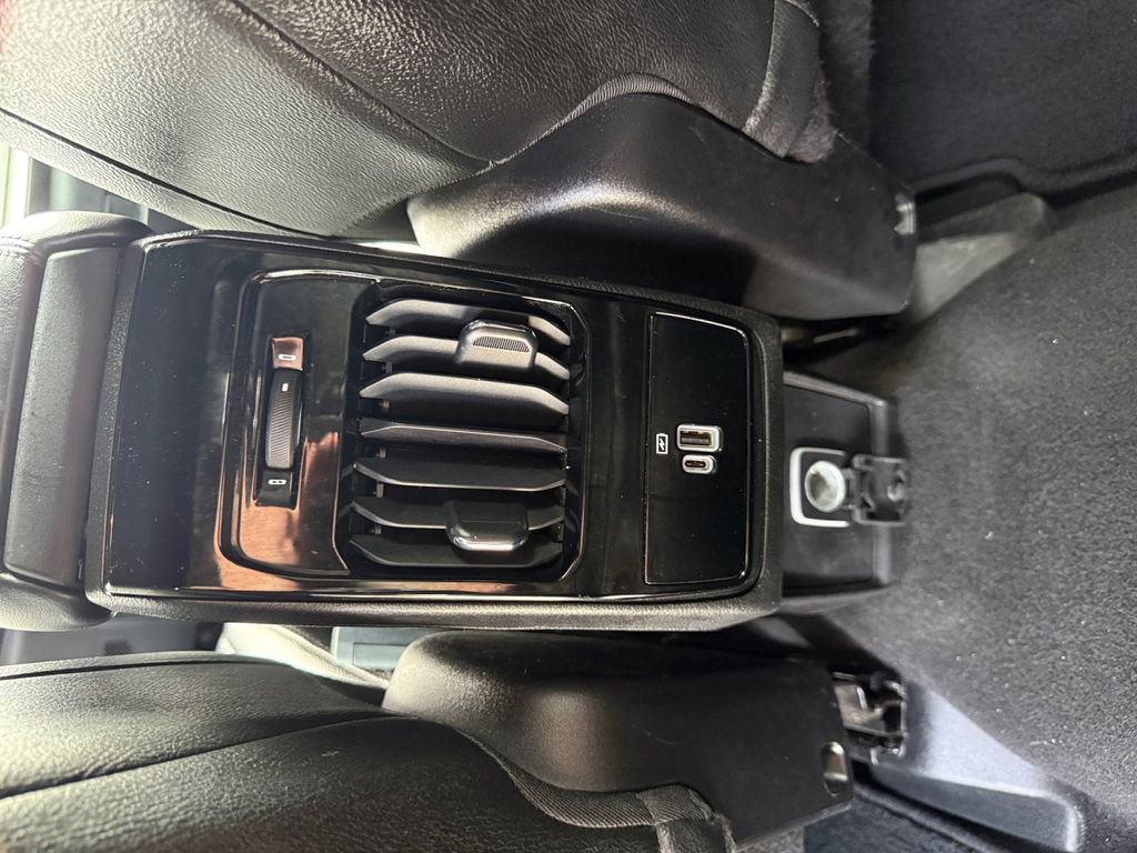 Used 2024 Jeep Compass Limited image 17