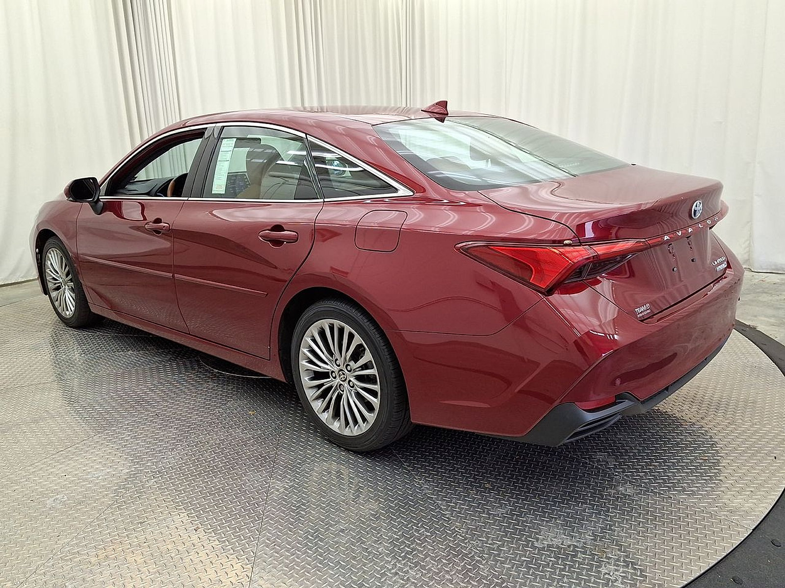 Certified 2022 Toyota Avalon Limited w/ Advanced Safety Package FWD image 22