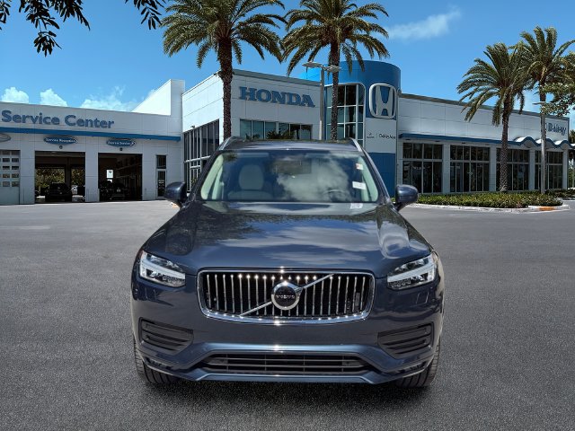 Used 2022 Volvo XC90 T5 Momentum w/ Climate Package FWD image 3