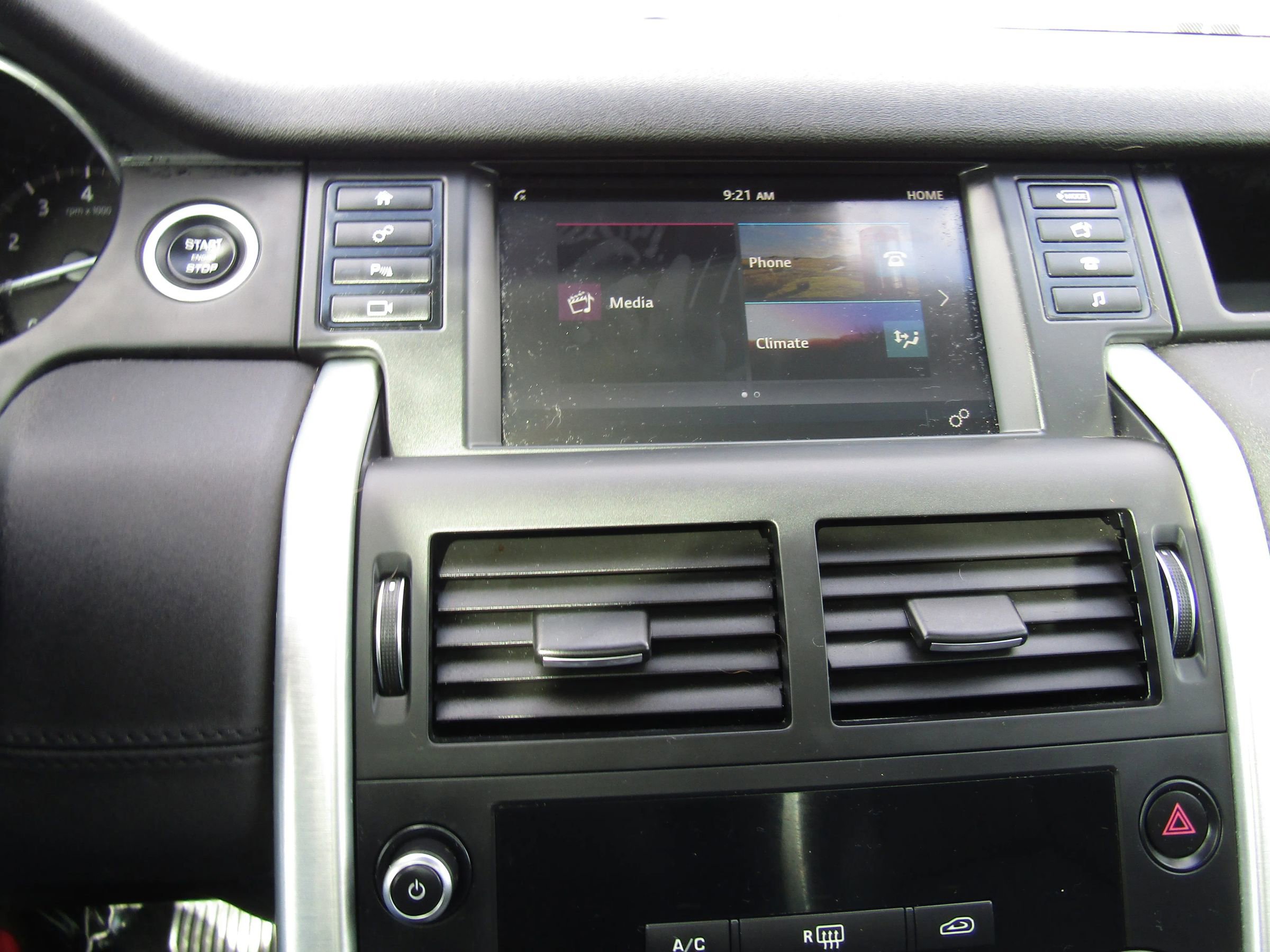 Used 2019 Land Rover Discovery Sport HSE image 30