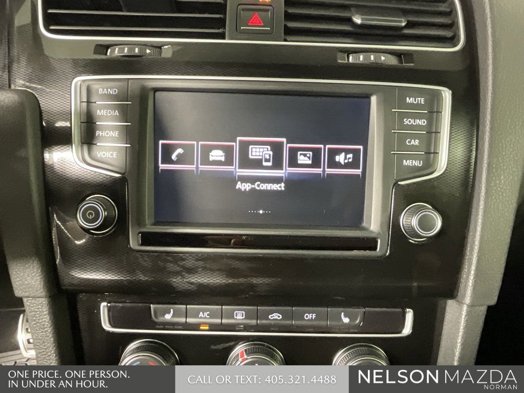 Used 2017 Volkswagen GTI SE image 33