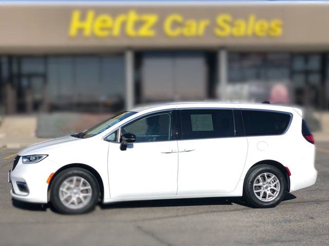 Used 2024 Chrysler Pacifica Touring-L image 1