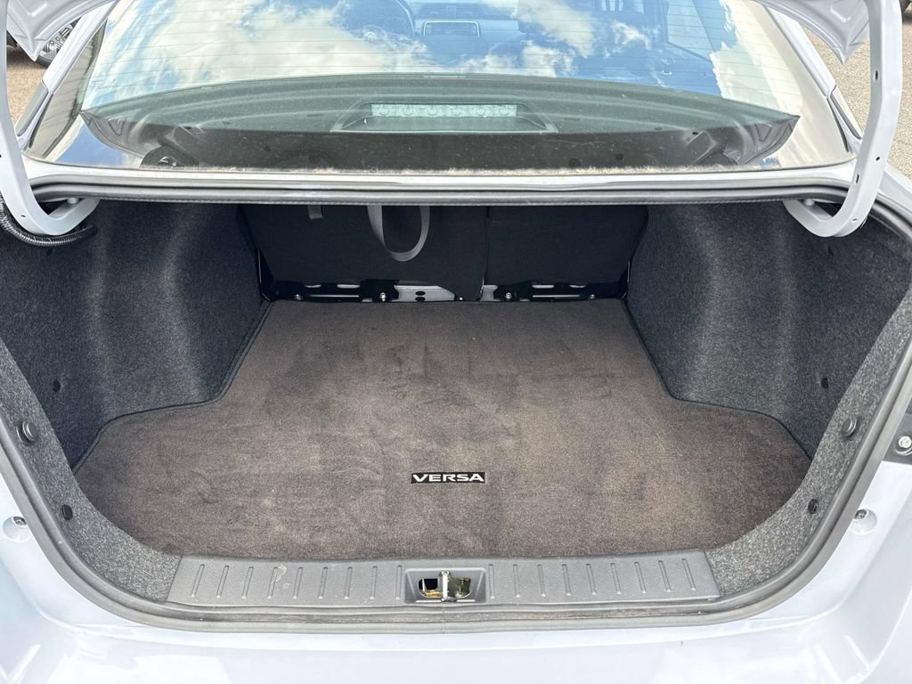Used 2025 Nissan Versa SV w/ Trunk Package FWD image 10