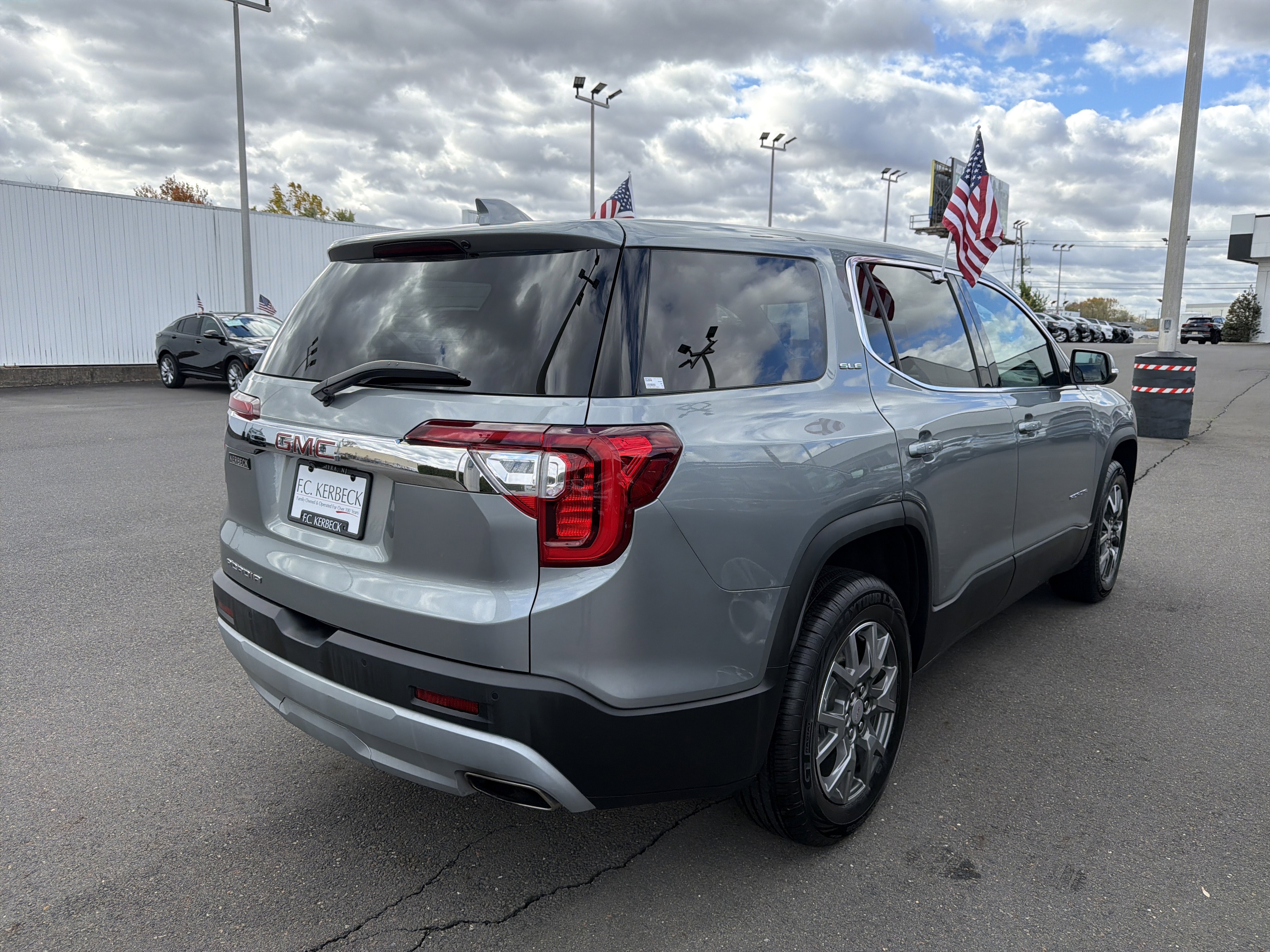 Certified 2023 GMC Acadia SLE image 5