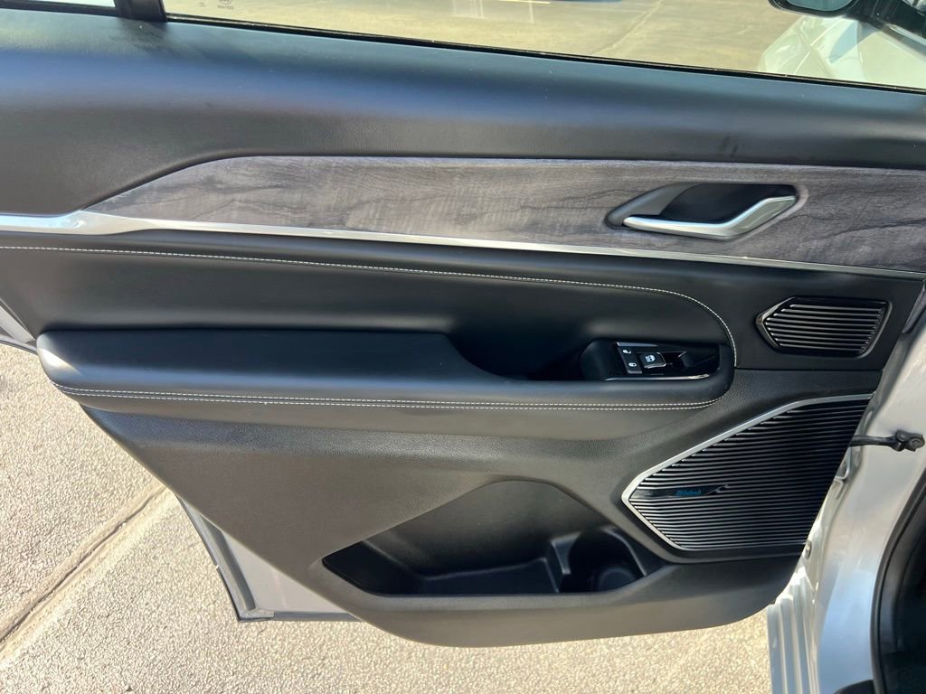 Used 2022 Jeep Grand Cherokee L Overland image 23