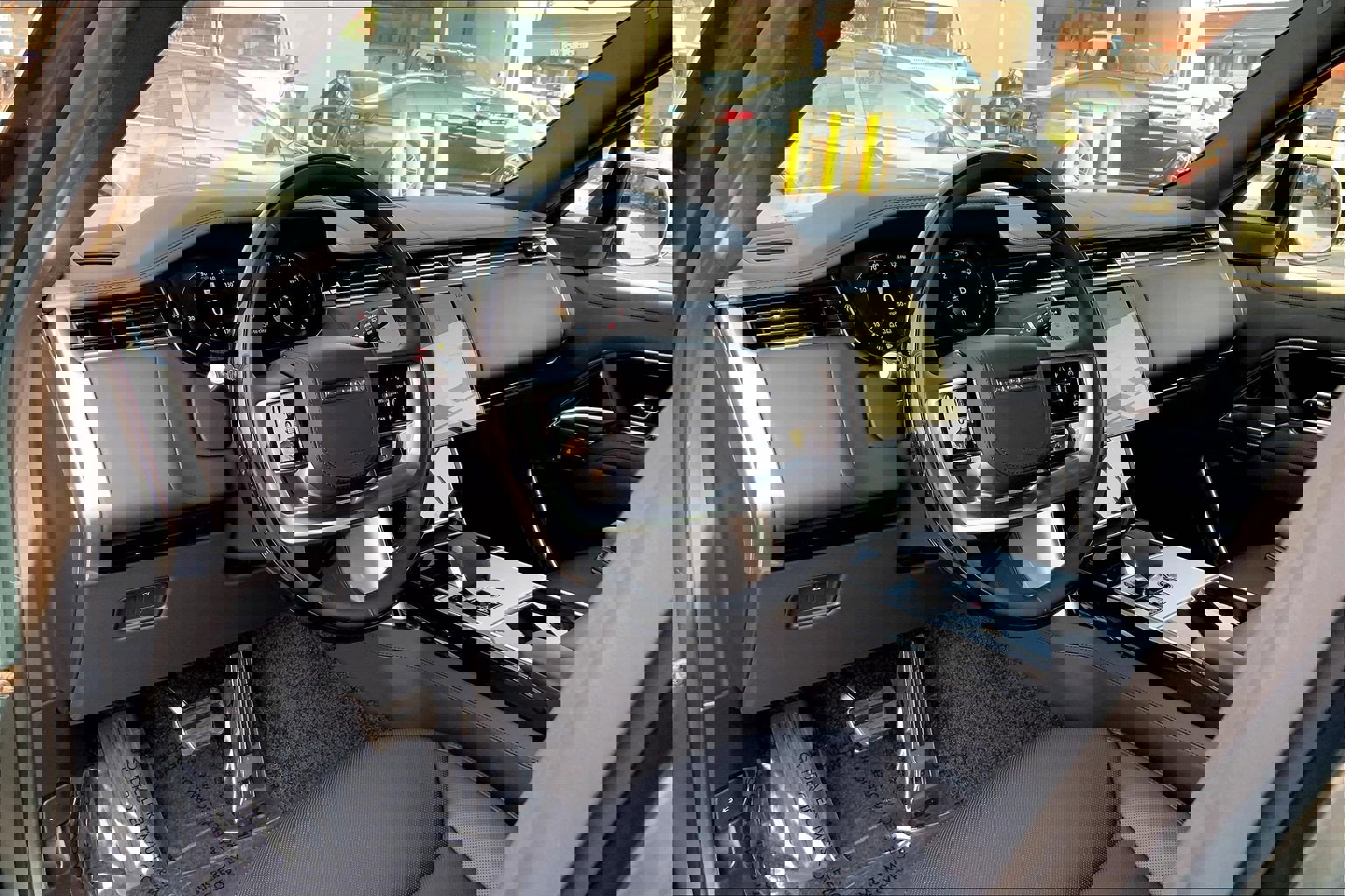 New 2026 Land Rover Range Rover SE image 9