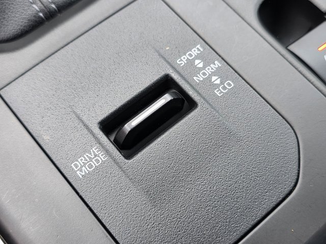 Used 2024 Toyota Highlander LE image 35