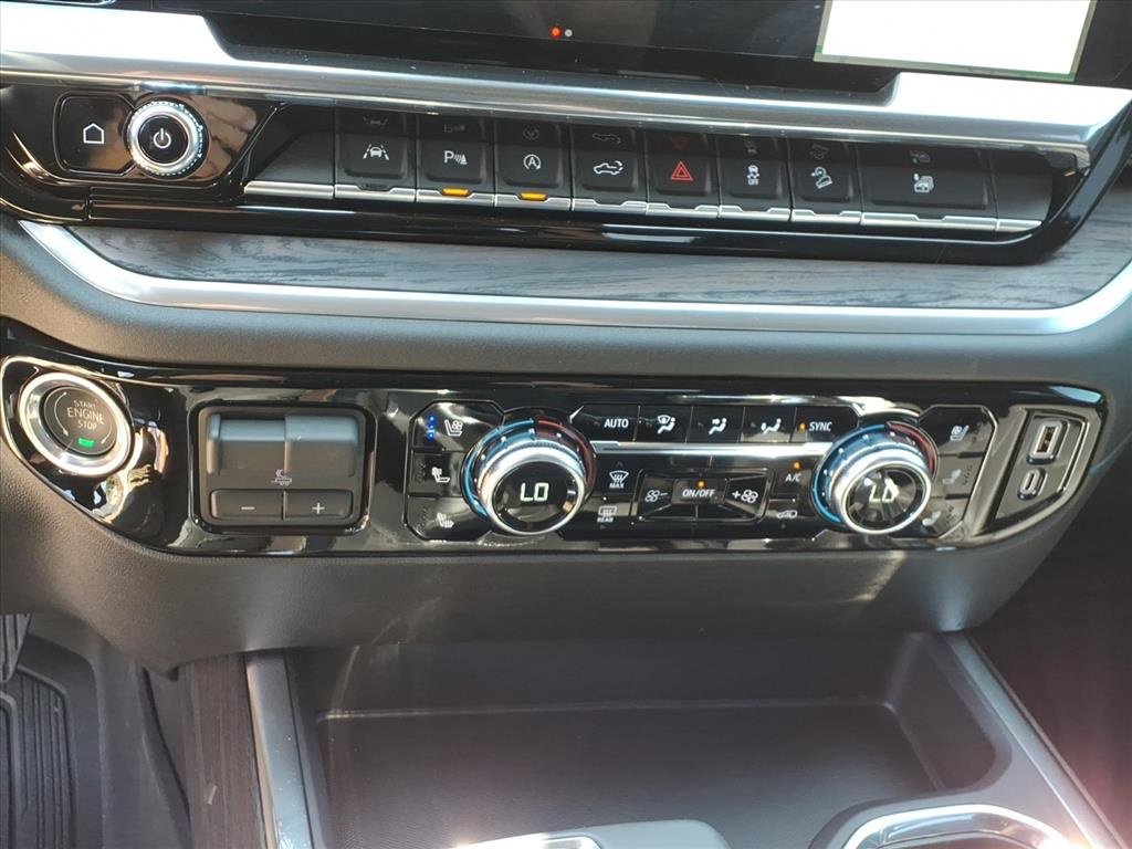 New 2026 GMC Sierra 1500 SLT image 17