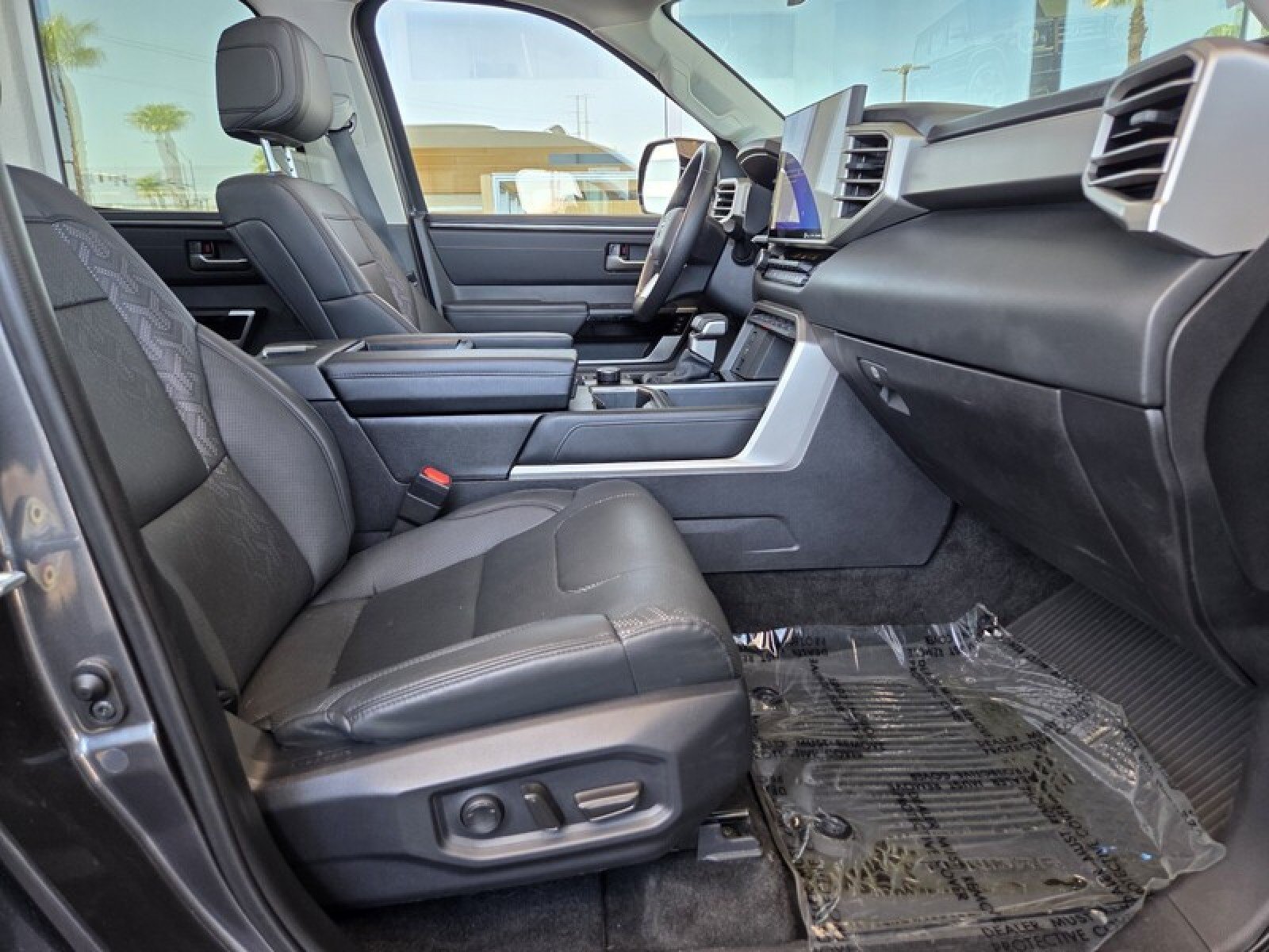 Used 2024 Toyota Tundra Limited AWD/4WD image 19