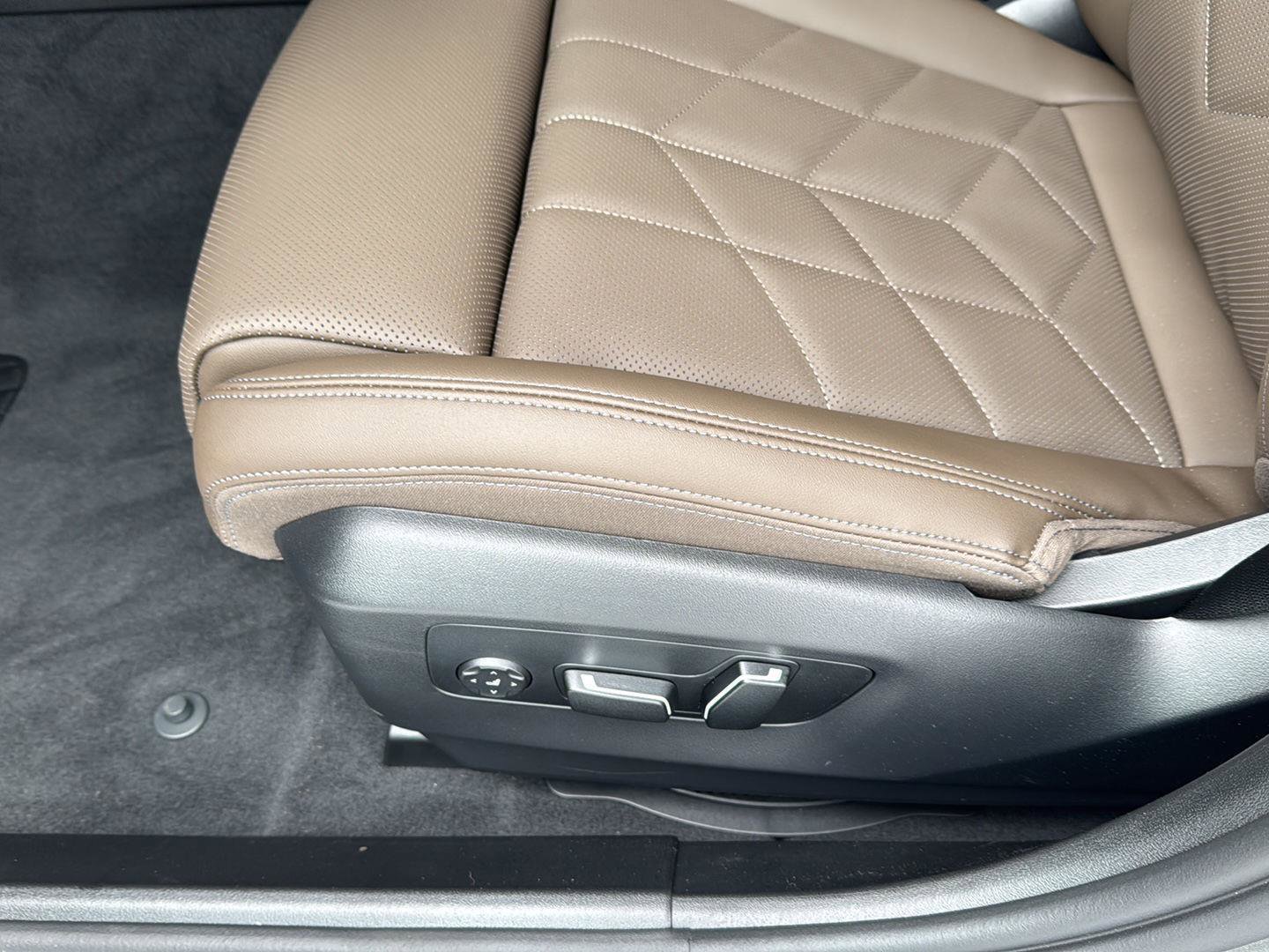 New 2026 BMW 540i xDrive w/ M Sport Package image 27