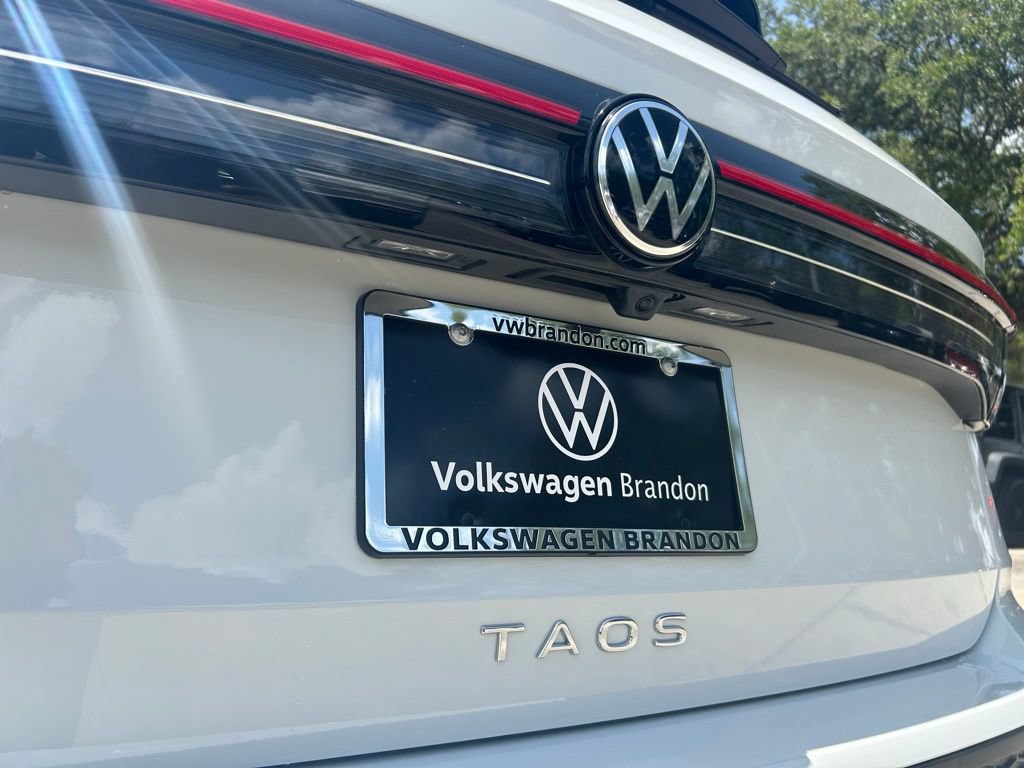 New 2026 Volkswagen Taos SE FWD image 43
