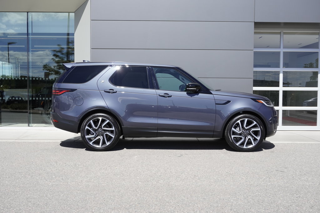 Used 2025 Land Rover Discovery S AWD/4WD image 7