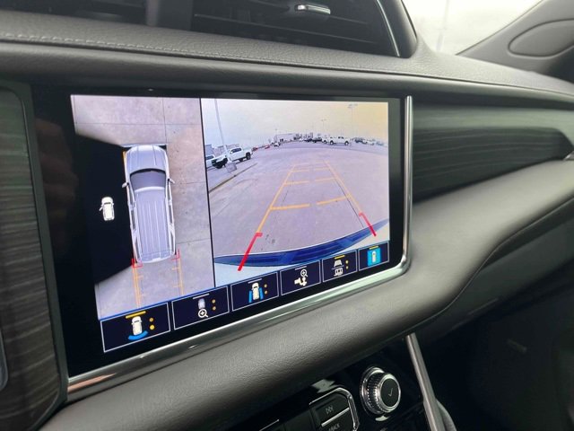 Used 2021 GMC Yukon Denali w/ Denali Premium Package image 29