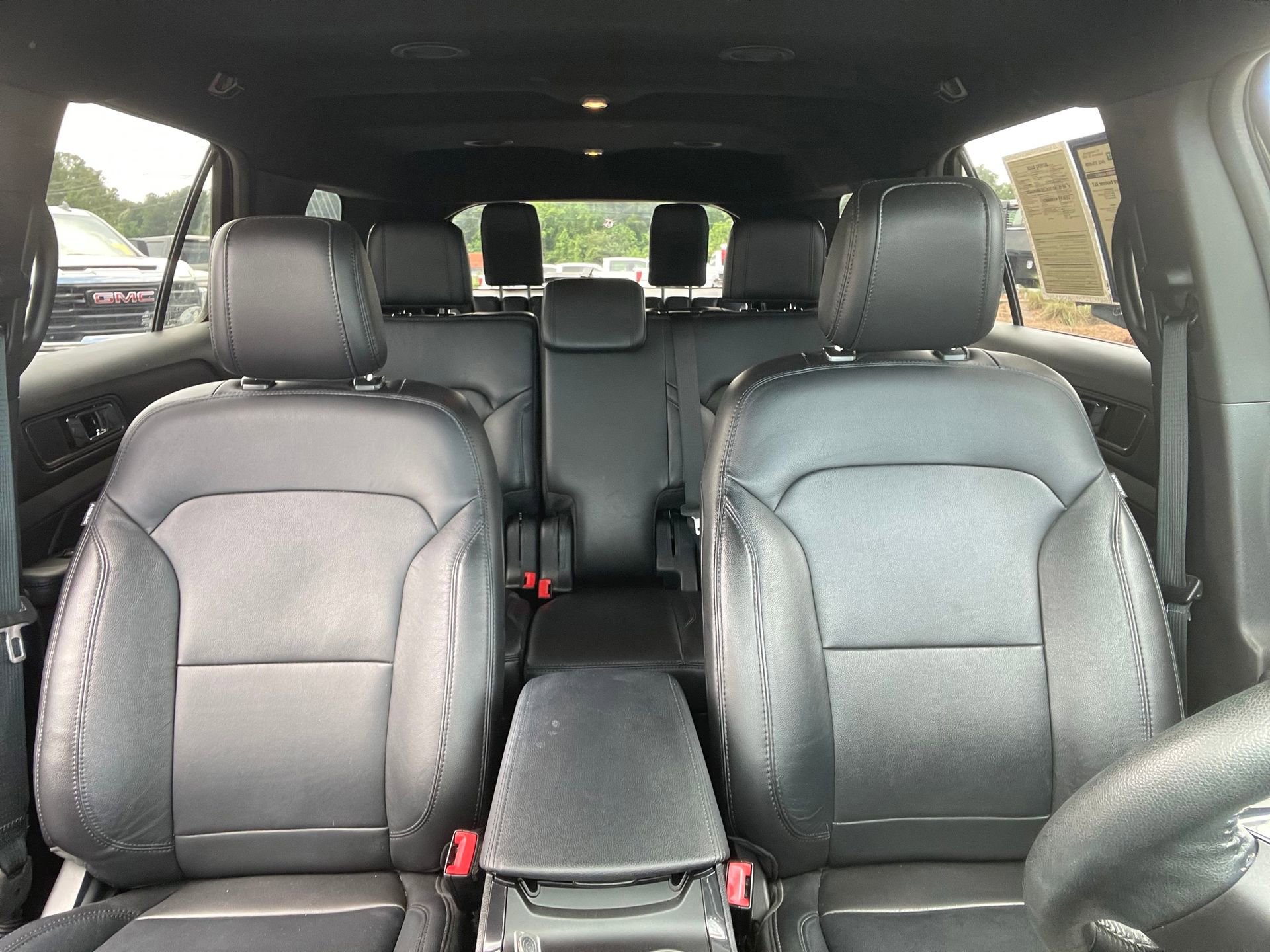 Used 2018 Ford Explorer XLT w/ Equipment Group 202A FWD image 29