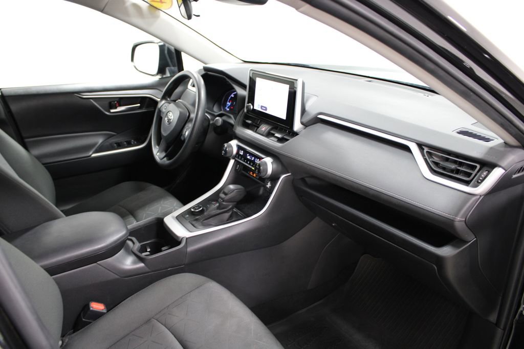 Used 2024 Toyota RAV4 AWD Hybrid image 27