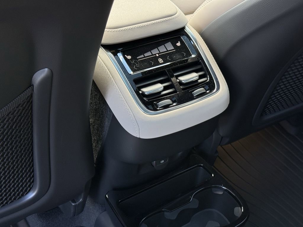 New 2026 Volvo XC90 B5 Ultra w/ Lounge Package AWD/4WD image 12