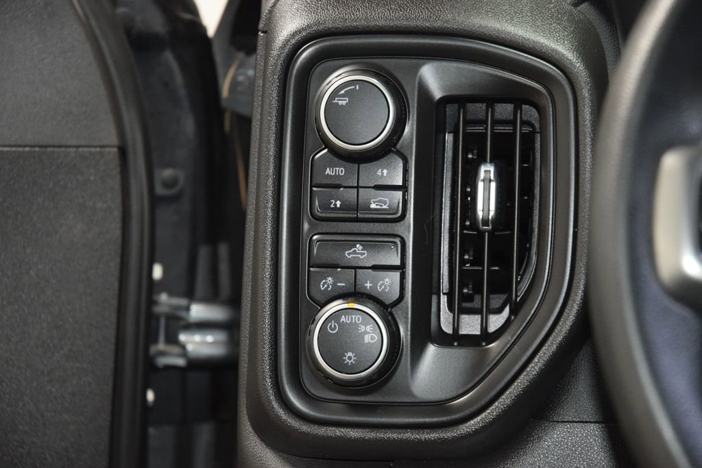Used 2022 Chevrolet Silverado 1500 Custom w/ Safety Confidence Package AWD/4WD image 34
