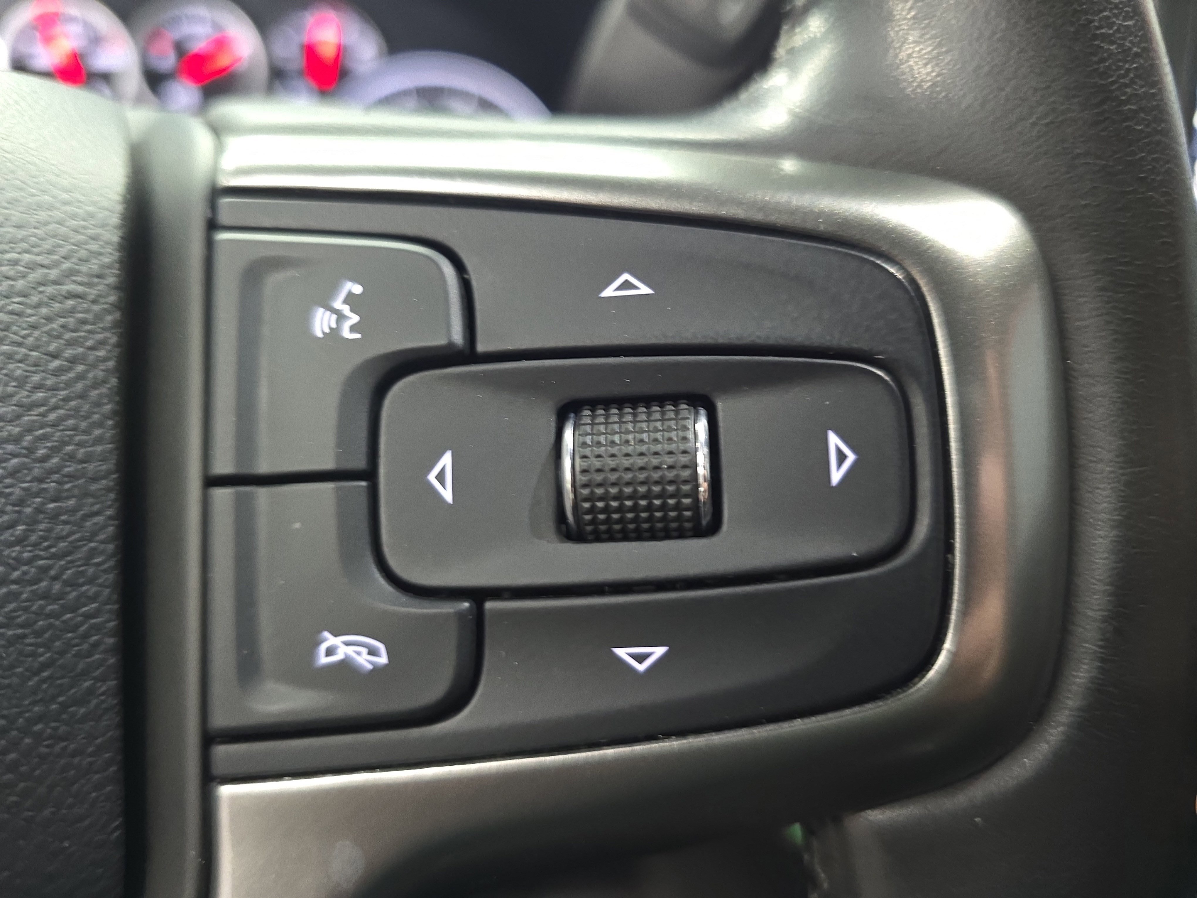 Used 2020 Chevrolet Silverado 1500 LT w/ All-Star Edition AWD/4WD image 17