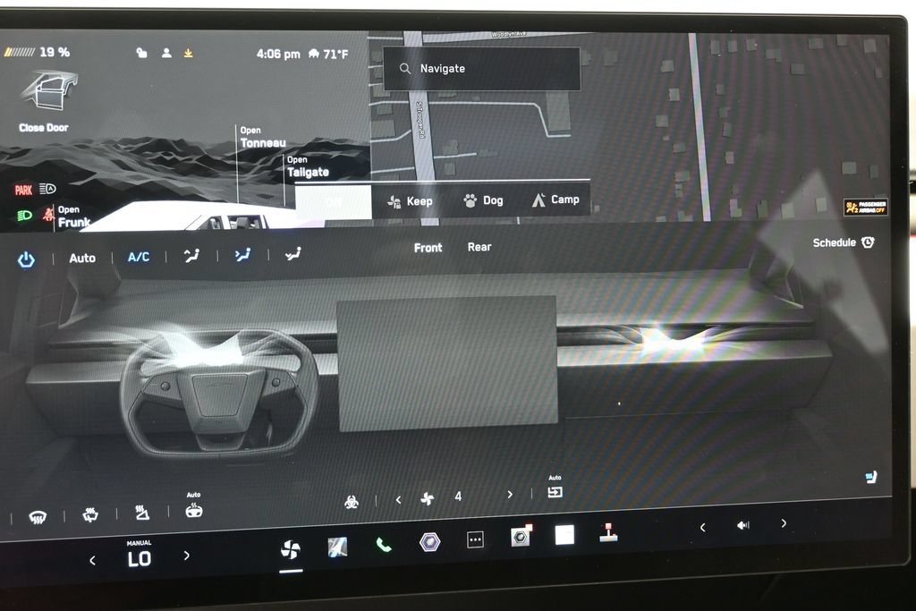 Used 2024 Tesla Cybertruck AWD Crew Cab image 32