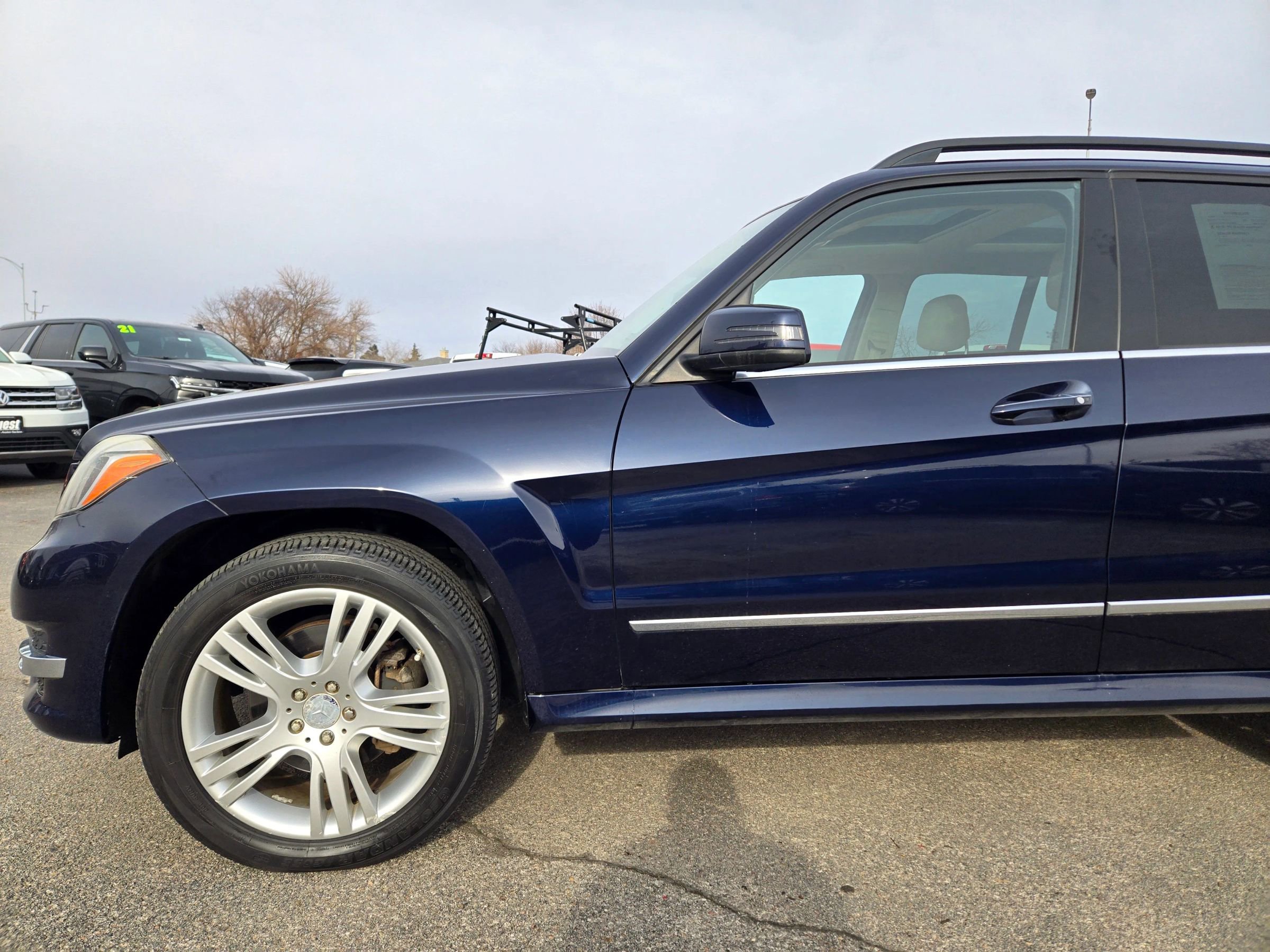 Used 2014 Mercedes-Benz GLK 350 4MATIC w/ Premium 1 Package image 2