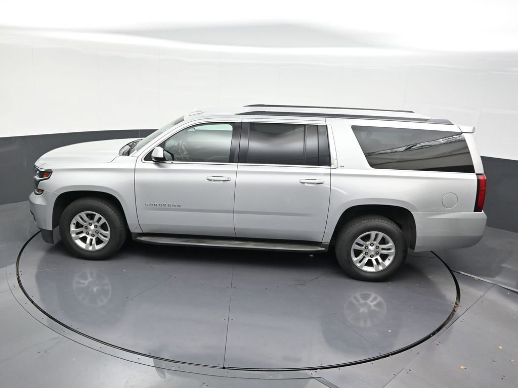 Used 2016 Chevrolet Suburban LT RWD image 17