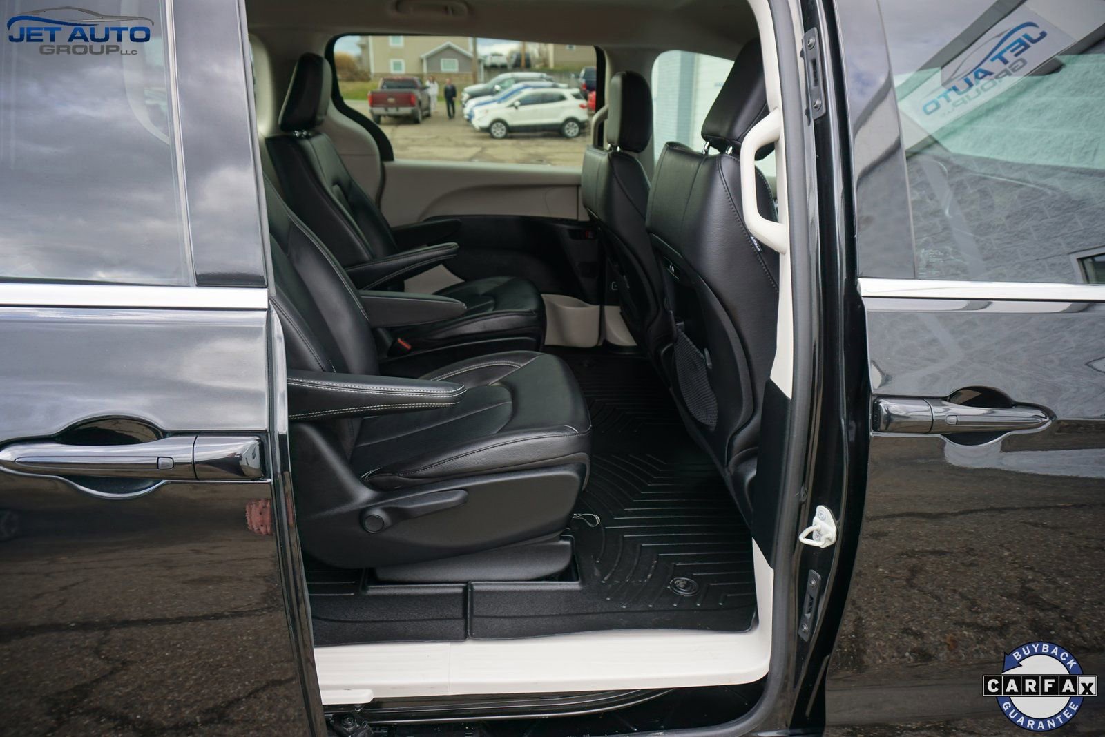 Used 2022 Chrysler Pacifica Touring-L image 25
