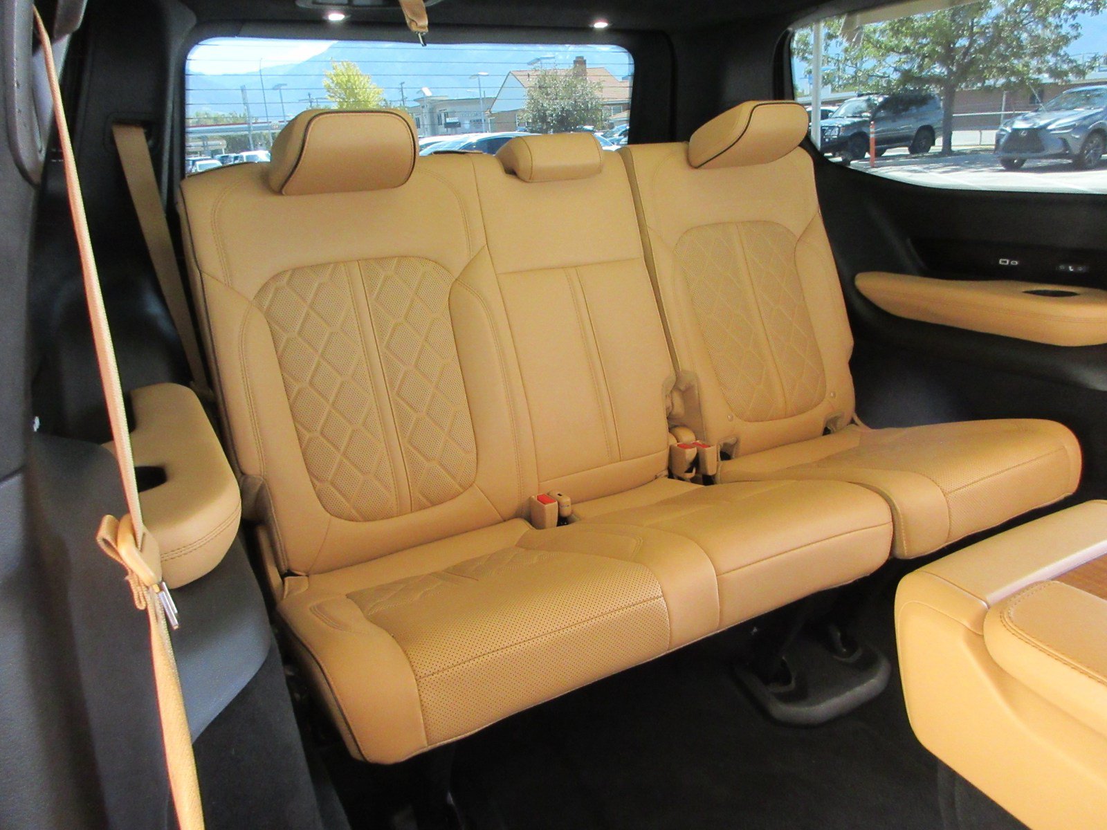 Used 2022 Jeep Grand Wagoneer Series III w/ Rear Seat Video Group 1 AWD/4WD image 21