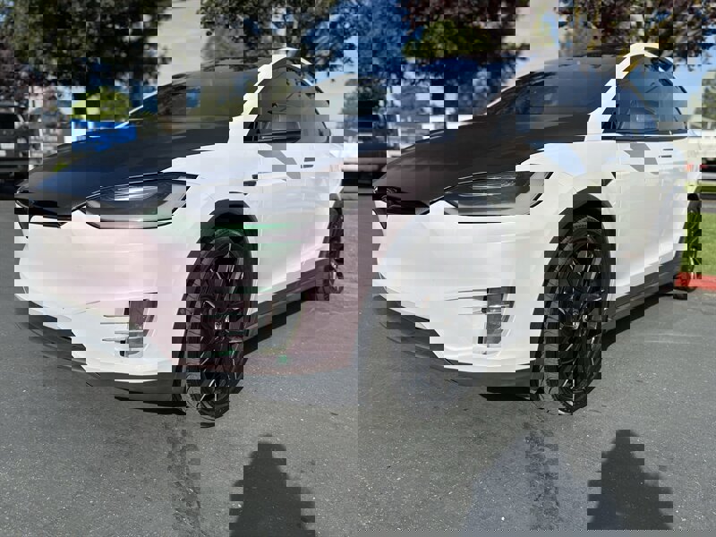 Used 2016 Tesla Model X 90D image 4